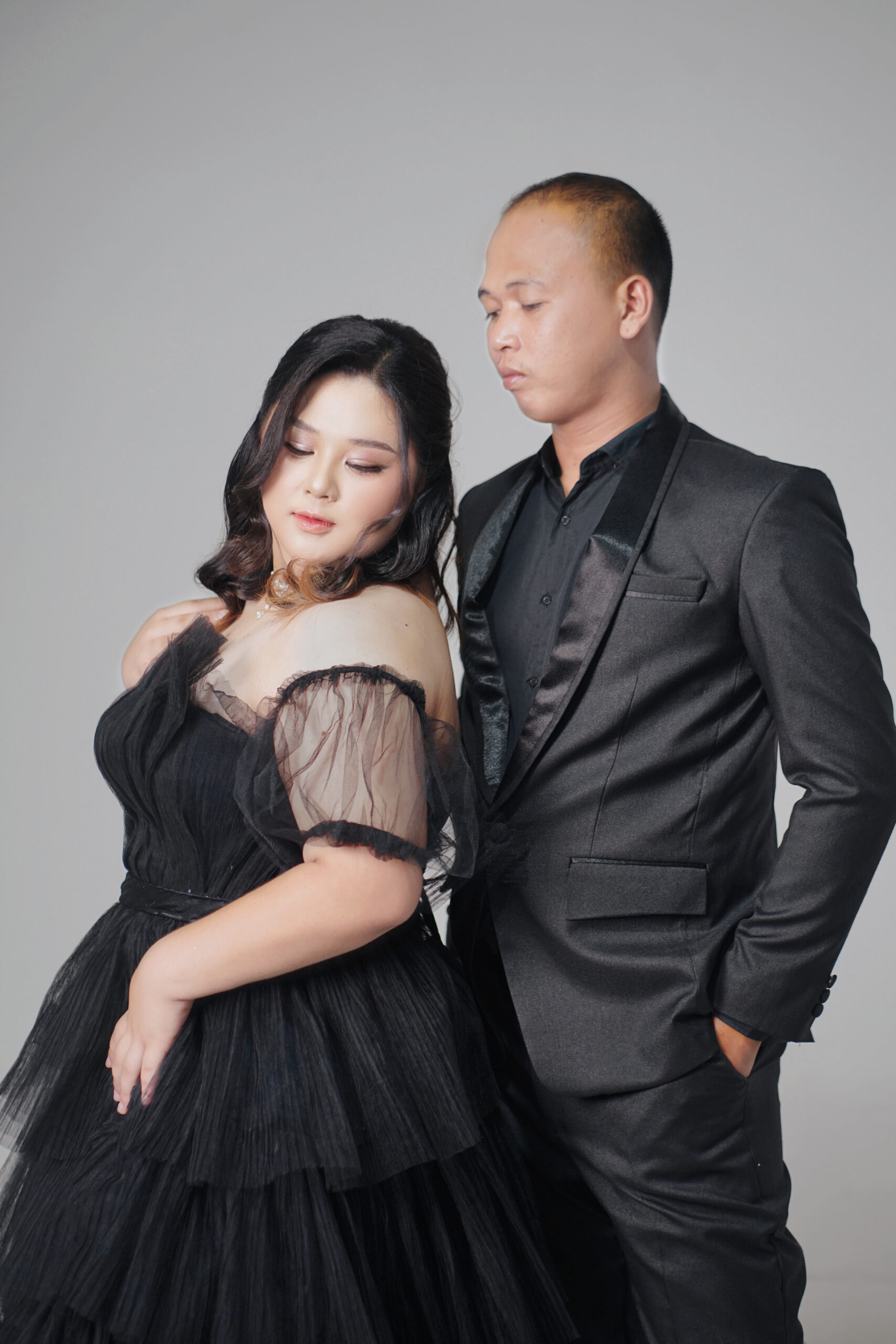 {"ARInfo":{"IsUseAR":false},"Version":"1.0.0","MakeupInfo":{"IsUseMakeup":false},"FaceliftInfo":{"IsChangeEyeLift":false,"IsChangeFacelift":false,"IsChangePostureLift":false,"IsChangeNose":false,"IsChangeFaceChin":false,"IsChangeMouth":false,"IsChangeThinFace":true},"BeautyInfo":{"SwitchMedicatedAcne":false,"IsAIBeauty":false,"IsBrightEyes":false,"IsSharpen":false,"IsOldBeauty":false,"IsReduceBlackEyes":false},"HandlerInfo":{"AppName":2},"FilterInfo":{"IsUseFilter":false}}